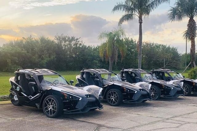 24-Hour Manual Polaris Slingshot GT Rental - Photo 1 of 2